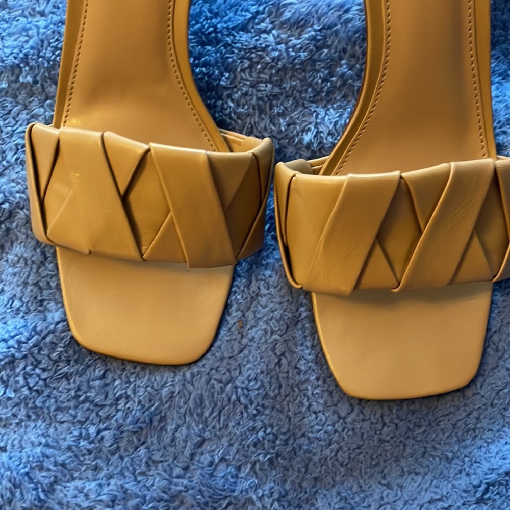 Vince camuto shoes - Picture 3 of 9